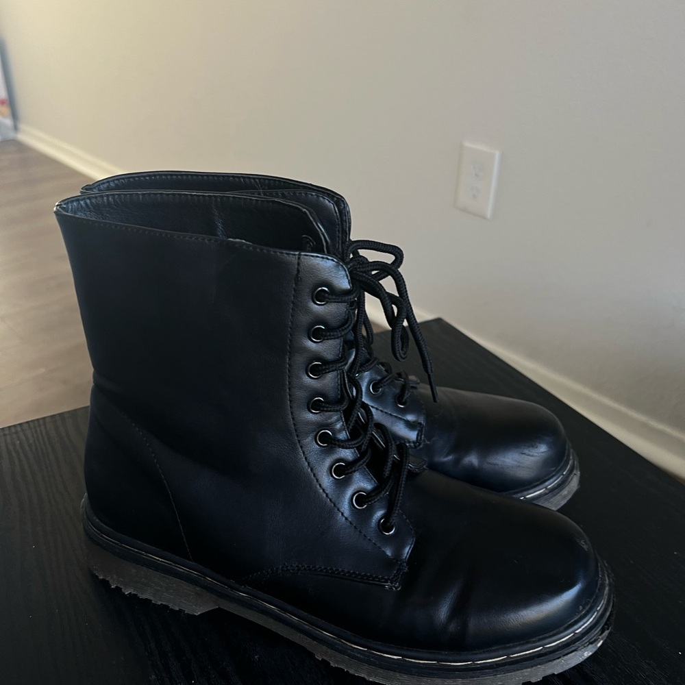 Women’s combat boots